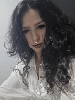 Sana El Zohbi — co-fundadora, Marketing & Comunidade